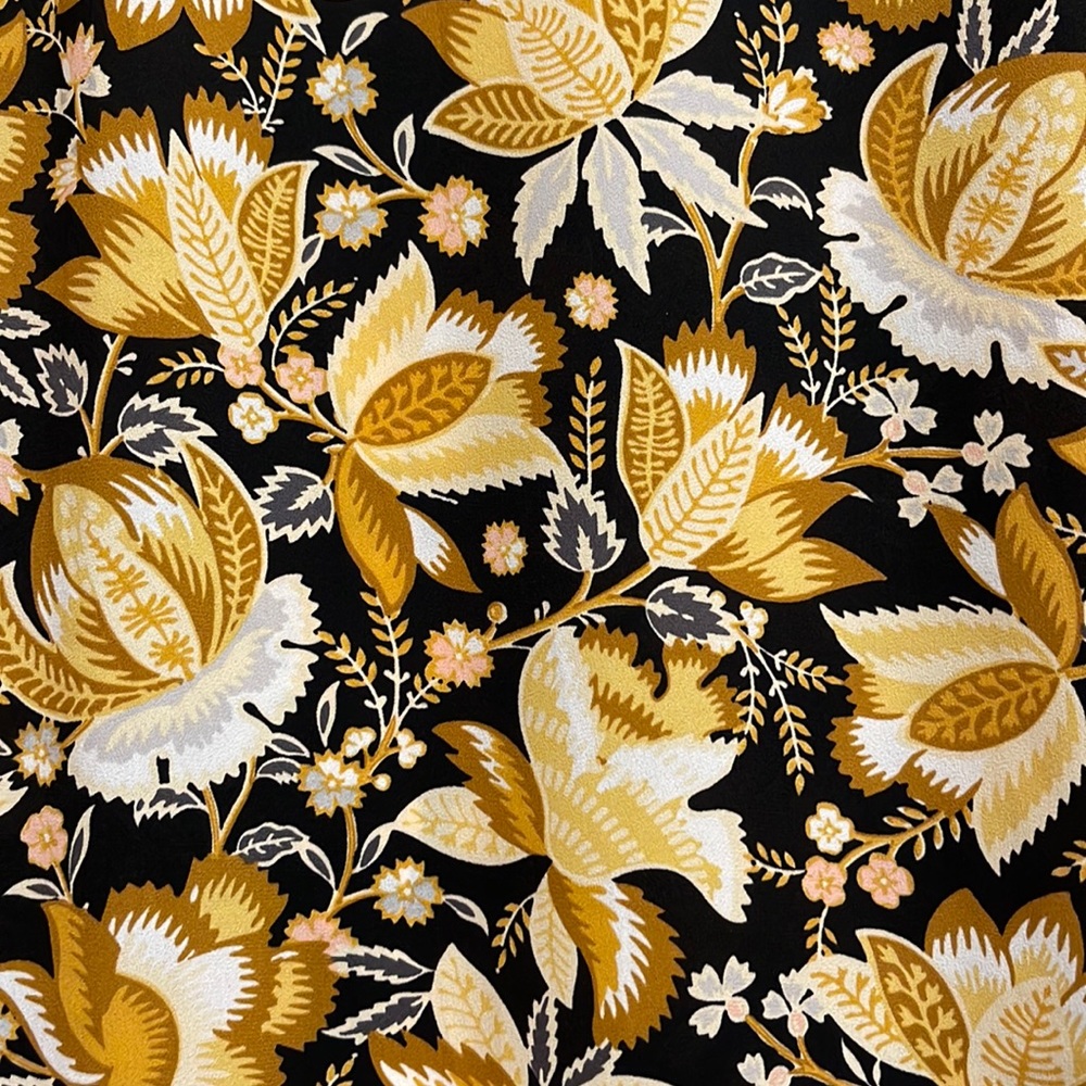 Loft Like New. XS Size. Floral pattern blouse. - Picture 2 of 5